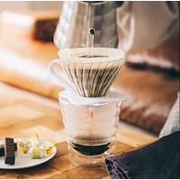 Hario V60 Dripper piros üveg (VDG-02R)