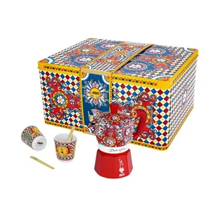 Bialetti Dolce&amp;Gabbana Moka Express 2 adagos kávéfőző + 2db Dolce&amp;Gabbana csésze,  aranyozott keverő szett díszdobozban